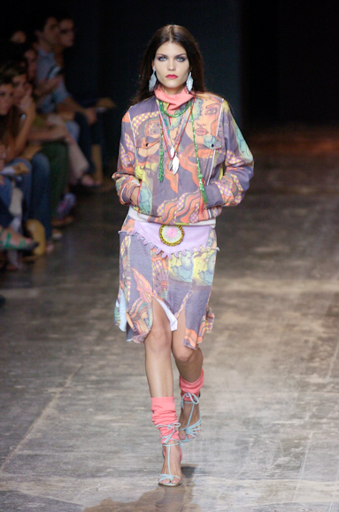 desfiles-fabiabercsek-saopauloinverno2005rtw-119