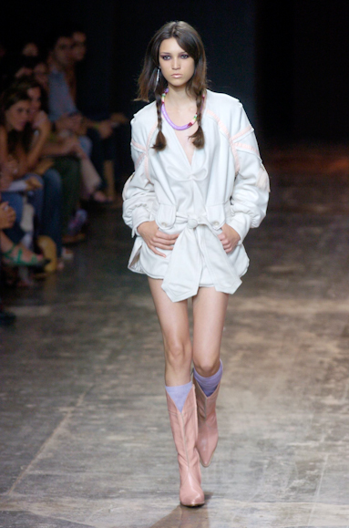desfiles-fabiabercsek-saopauloinverno2005rtw-121