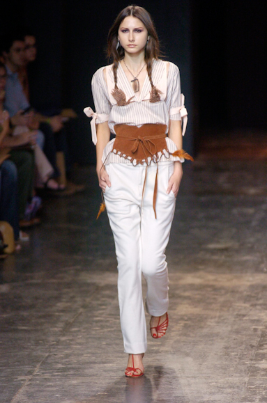 desfiles-fabiabercsek-saopauloinverno2005rtw-123