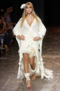 desfiles-fabiabercsek-saopauloinverno2005rtw-124