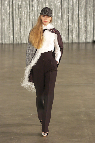 desfiles-fausehaten-saopauloinverno2005rtw-106