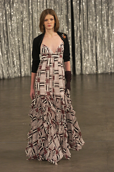 desfiles-fausehaten-saopauloinverno2005rtw-117