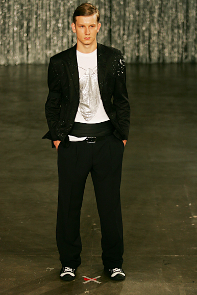desfiles-fausehatenmen-saopauloinverno2005rtw-106