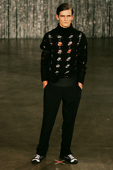 desfiles-fausehatenmen-saopauloinverno2005rtw-109