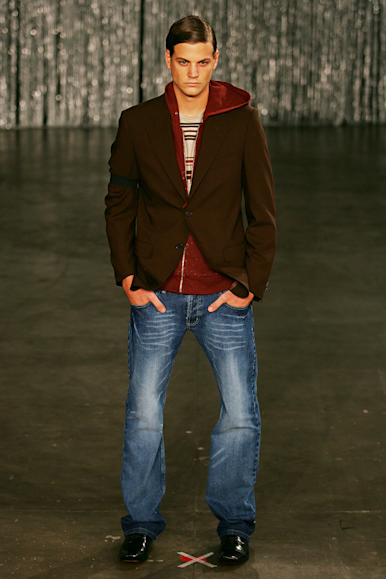 desfiles-fausehatenmen-saopauloinverno2005rtw-113