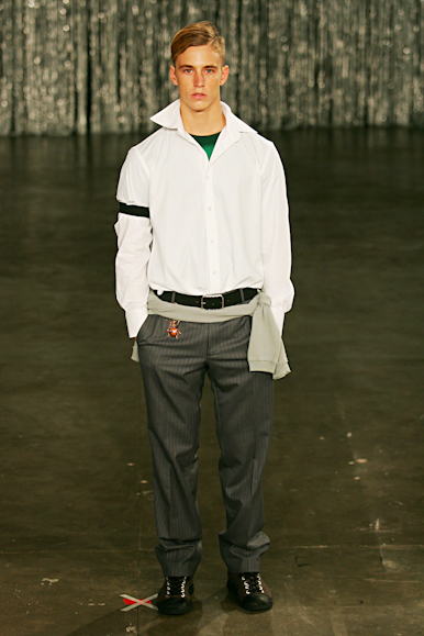 desfiles-fausehatenmen-saopauloinverno2005rtw-114