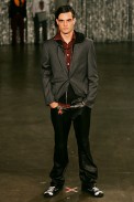 desfiles-fausehatenmen-saopauloinverno2005rtw-117