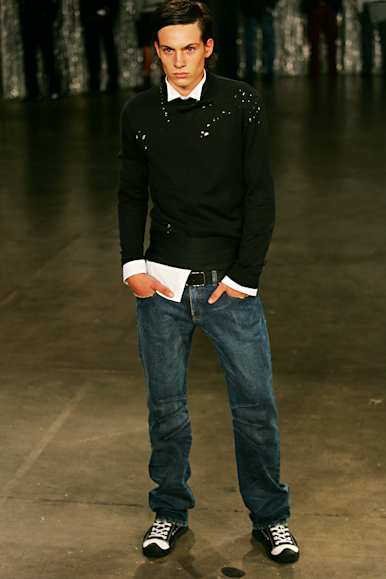 desfiles-fausehatenmen-saopauloinverno2005rtw-120