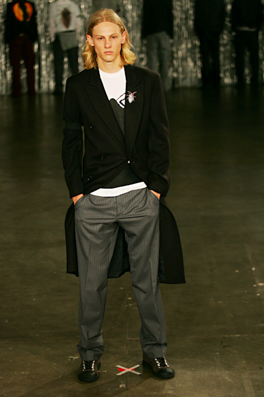 desfiles-fausehatenmen-saopauloinverno2005rtw-123