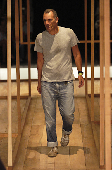 desfiles-forum-saopauloinverno2005rtw-136