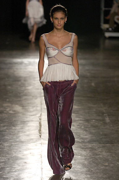 desfiles-gisellenasser-saopauloinverno2005rtw-101