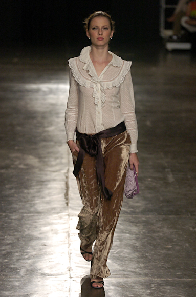 desfiles-gisellenasser-saopauloinverno2005rtw-105