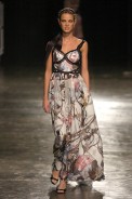 desfiles-gisellenasser-saopauloinverno2005rtw-106