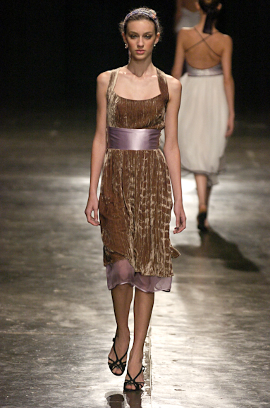 desfiles-gisellenasser-saopauloinverno2005rtw-108