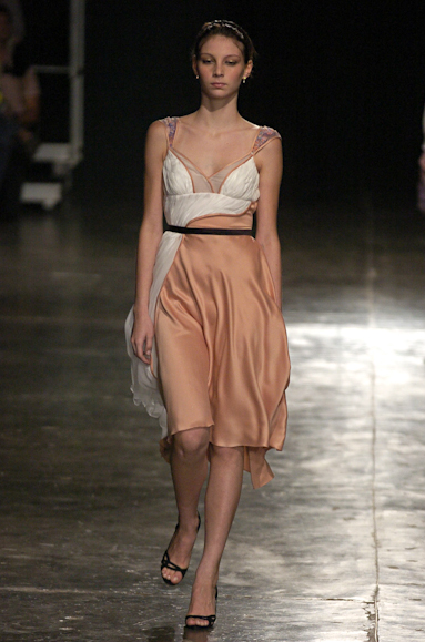 desfiles-gisellenasser-saopauloinverno2005rtw-110