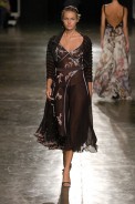 desfiles-gisellenasser-saopauloinverno2005rtw-111
