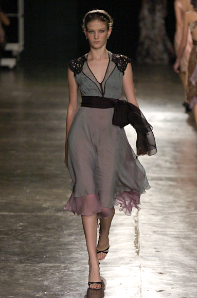 desfiles-gisellenasser-saopauloinverno2005rtw-112
