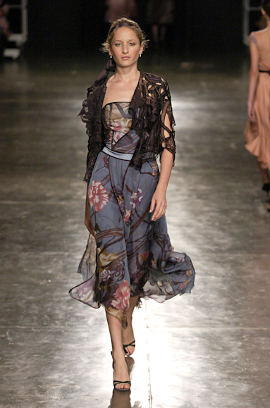 desfiles-gisellenasser-saopauloinverno2005rtw-115