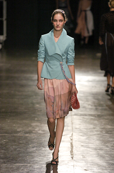desfiles-gisellenasser-saopauloinverno2005rtw-116