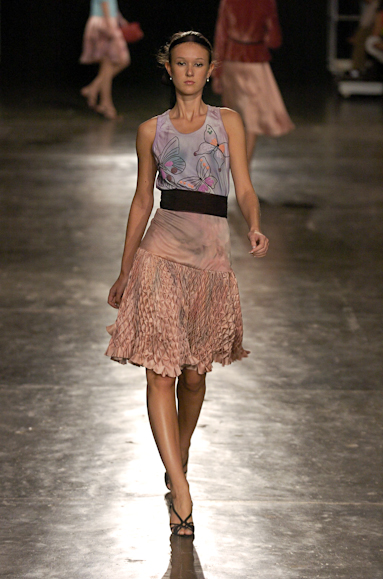 desfiles-gisellenasser-saopauloinverno2005rtw-119