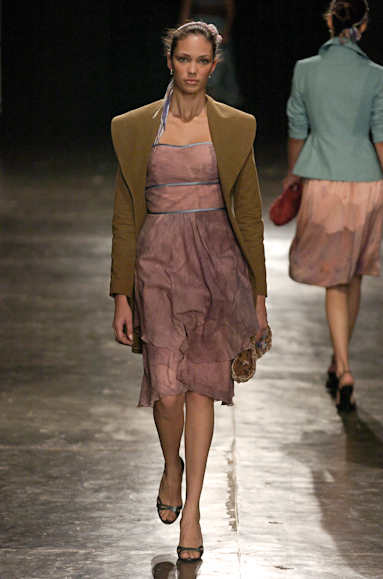 desfiles-gisellenasser-saopauloinverno2005rtw-122