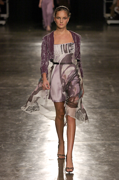 desfiles-gisellenasser-saopauloinverno2005rtw-124