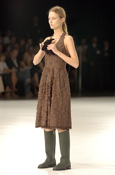 desfiles-gloriacoelho-saopauloinverno2005rtw-103