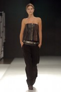desfiles-gloriacoelho-saopauloinverno2005rtw-117
