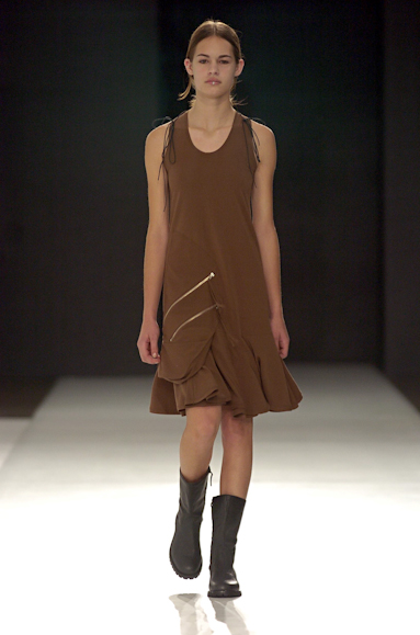 desfiles-gloriacoelho-saopauloinverno2005rtw-118