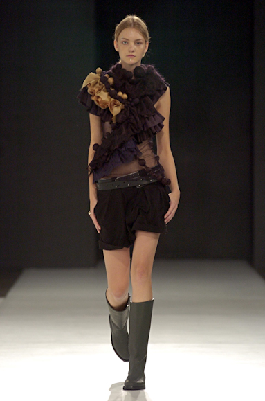 desfiles-gloriacoelho-saopauloinverno2005rtw-132