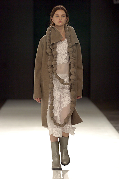 desfiles-gloriacoelho-saopauloinverno2005rtw-138