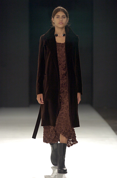 desfiles-gloriacoelho-saopauloinverno2005rtw-139