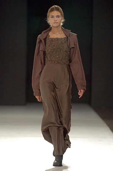 desfiles-gloriacoelho-saopauloinverno2005rtw-144
