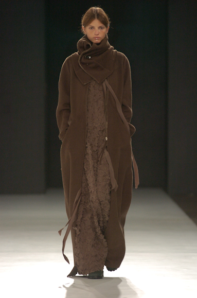 desfiles-gloriacoelho-saopauloinverno2005rtw-146