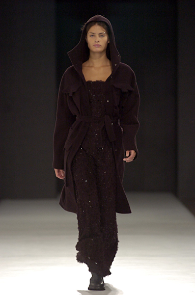 desfiles-gloriacoelho-saopauloinverno2005rtw-147