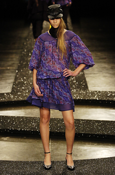 desfiles-iodice-saopauloinverno2005rtw-108