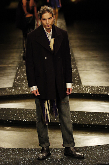 desfiles-iodice-saopauloinverno2005rtw-113
