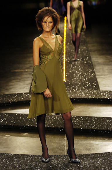 desfiles-iodice-saopauloinverno2005rtw-115