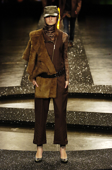 desfiles-iodice-saopauloinverno2005rtw-121