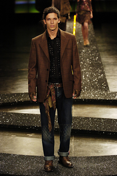 desfiles-iodice-saopauloinverno2005rtw-122