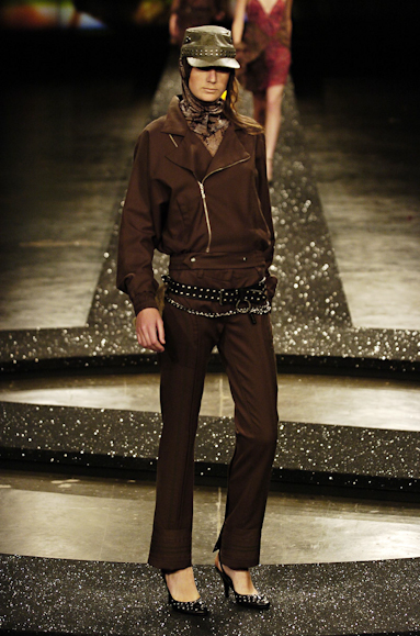 desfiles-iodice-saopauloinverno2005rtw-124