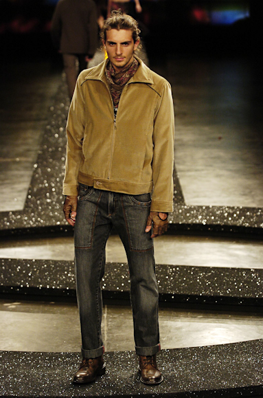 desfiles-iodice-saopauloinverno2005rtw-127
