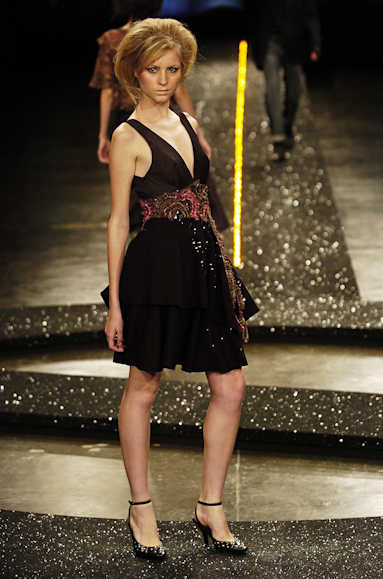 desfiles-iodice-saopauloinverno2005rtw-129