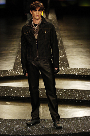 desfiles-iodice-saopauloinverno2005rtw-131
