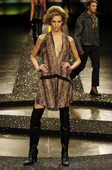 desfiles-iodice-saopauloinverno2005rtw-133