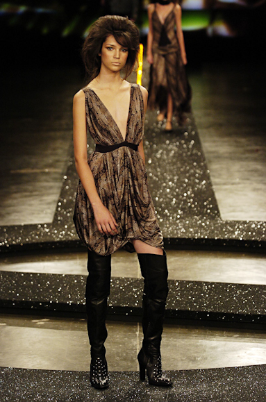 desfiles-iodice-saopauloinverno2005rtw-135
