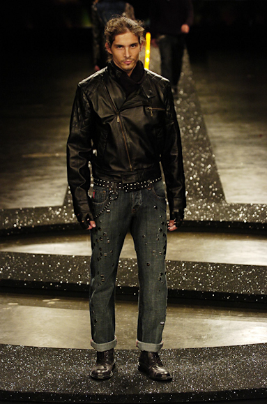 desfiles-iodice-saopauloinverno2005rtw-138
