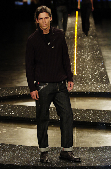 desfiles-iodice-saopauloinverno2005rtw-139