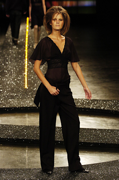 desfiles-iodice-saopauloinverno2005rtw-140