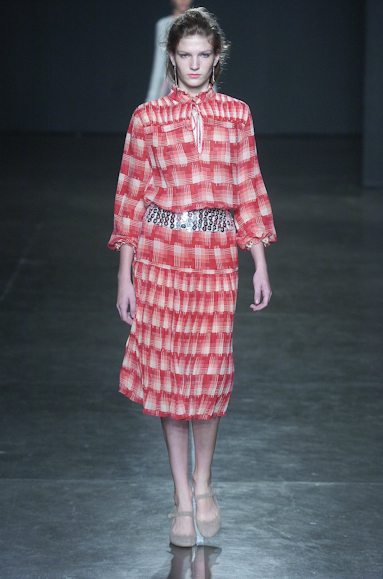 desfiles-isabelacapeto-saopauloinverno2005rtw-109
